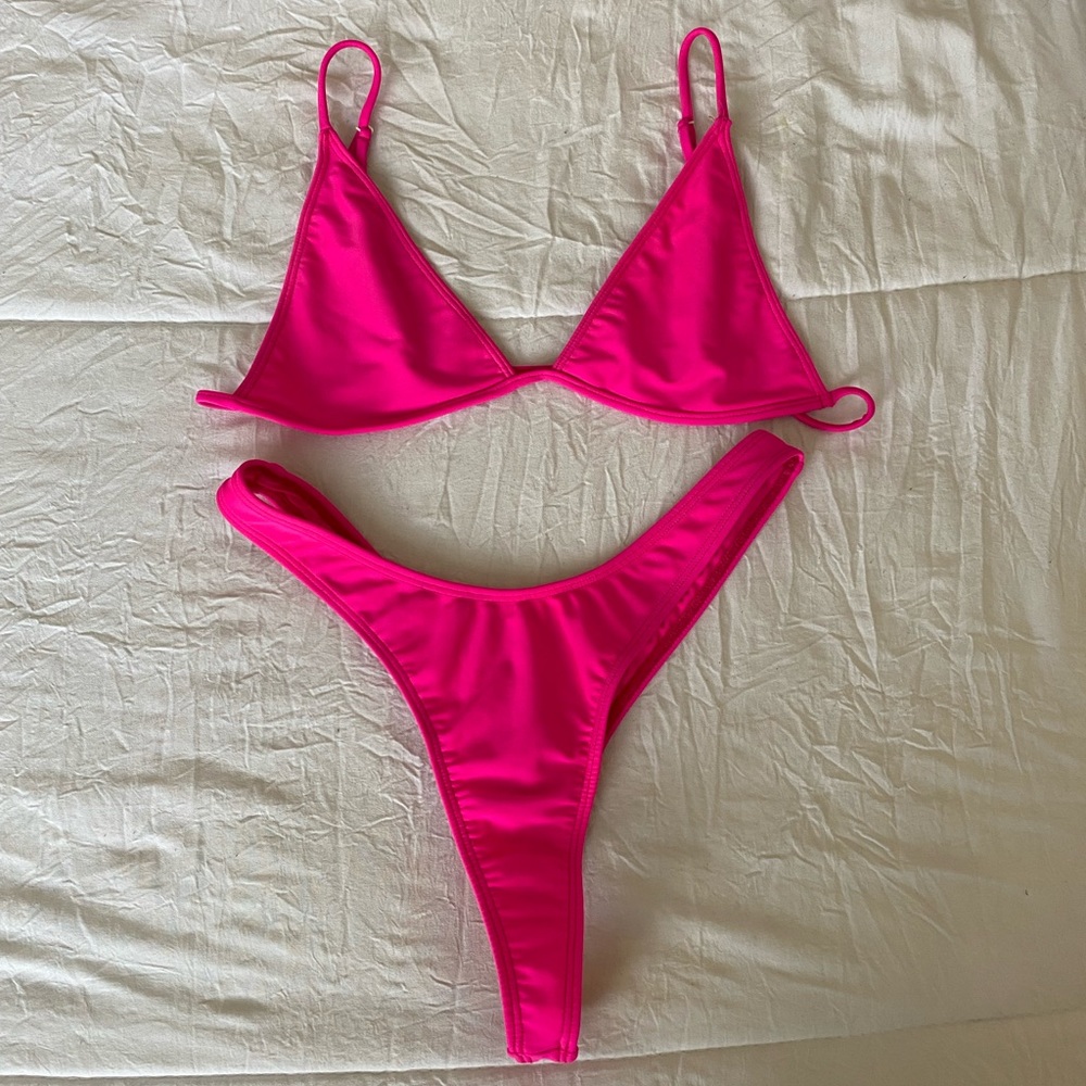 Hot pink teeny kini